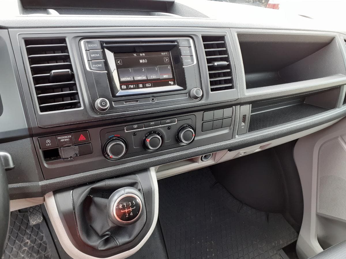Volkswagen Transporter 2.0 TDI · Ano 2018 — imagen 10