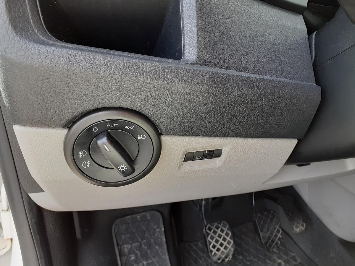Volkswagen Transporter 2.0 TDI · Ano 2018 — imagen 13