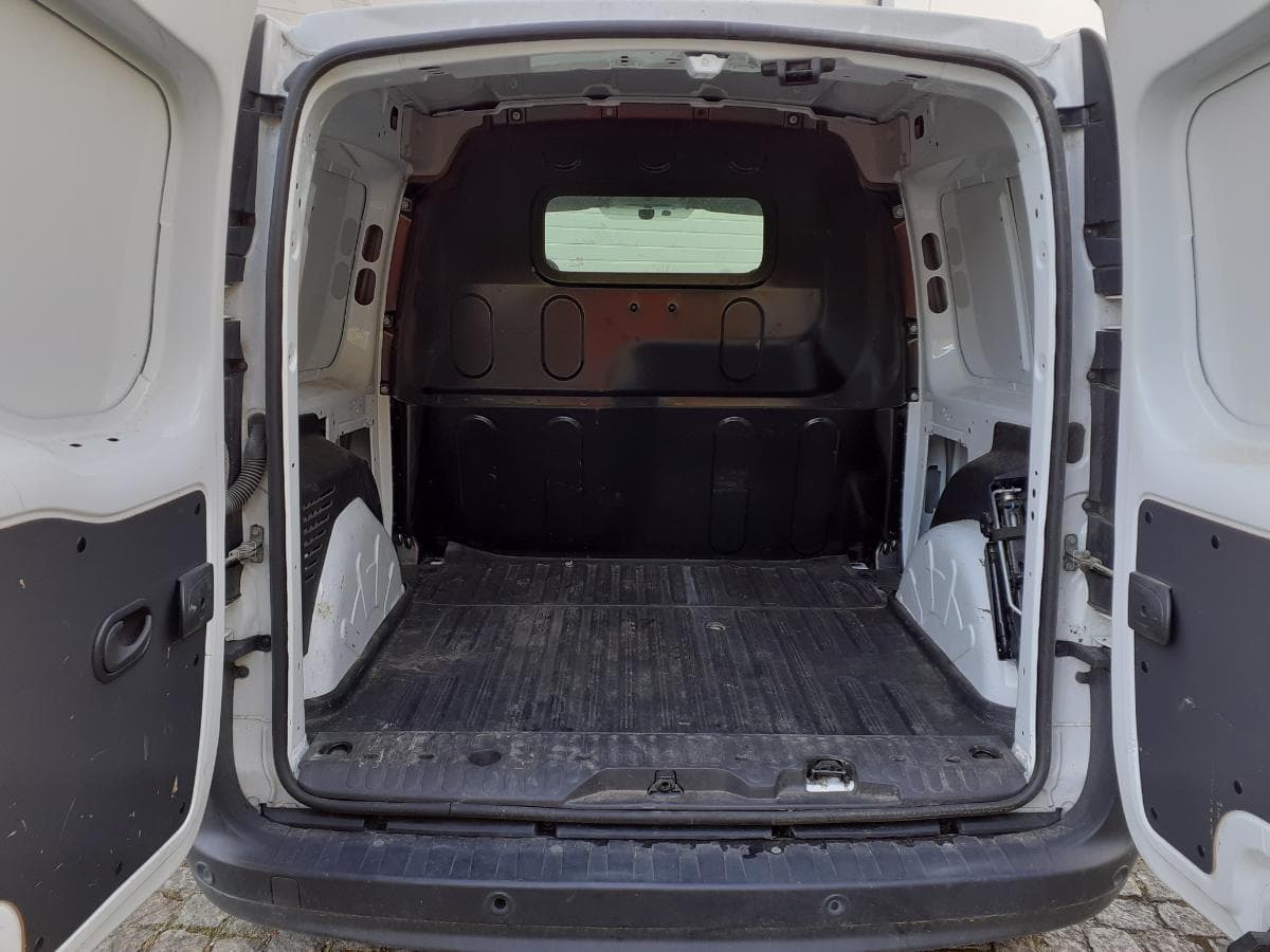 Renault Kangoo · 2 Plazas · Año 2016 — imagen 16