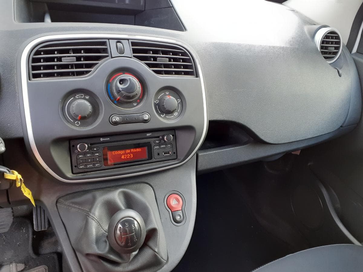 Renault Kangoo · 2 Plazas · Año 2016 — imagen 13