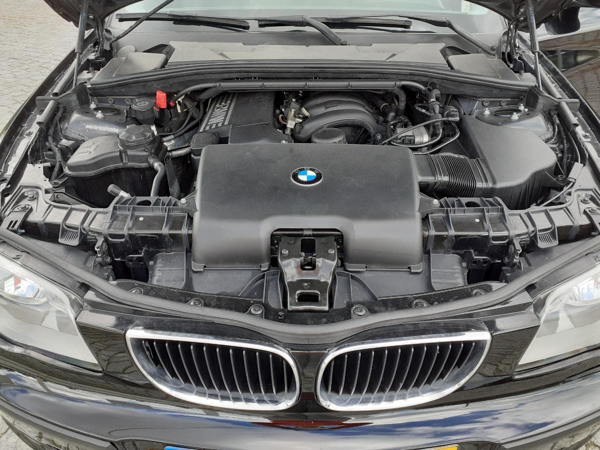 BMW 116 I  · Ano 2005 — imagen 17