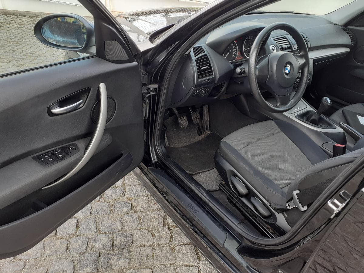 BMW 116 I  · Ano 2005 — imagen 7