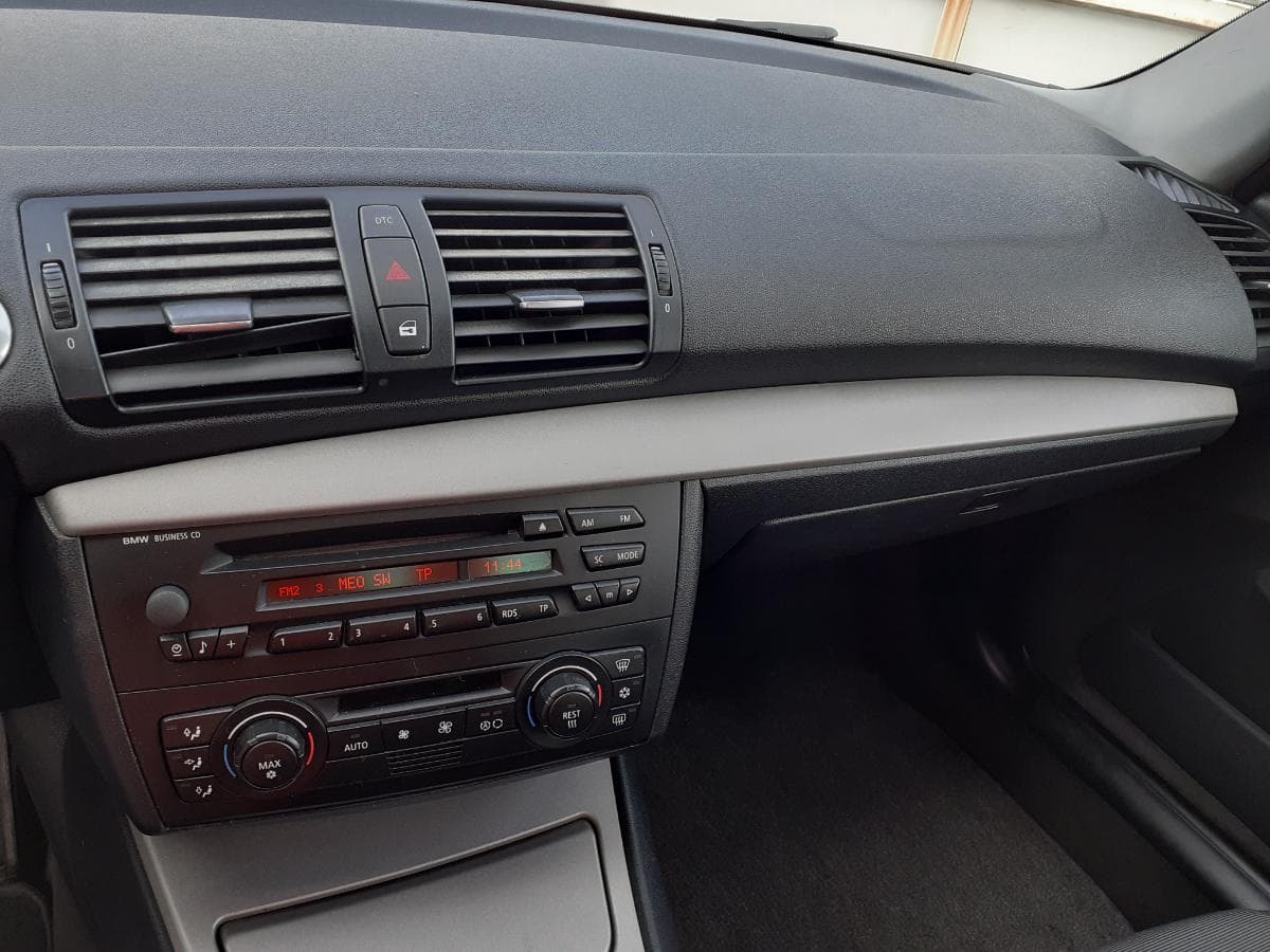 BMW 116 I  · Ano 2005 — imagen 14
