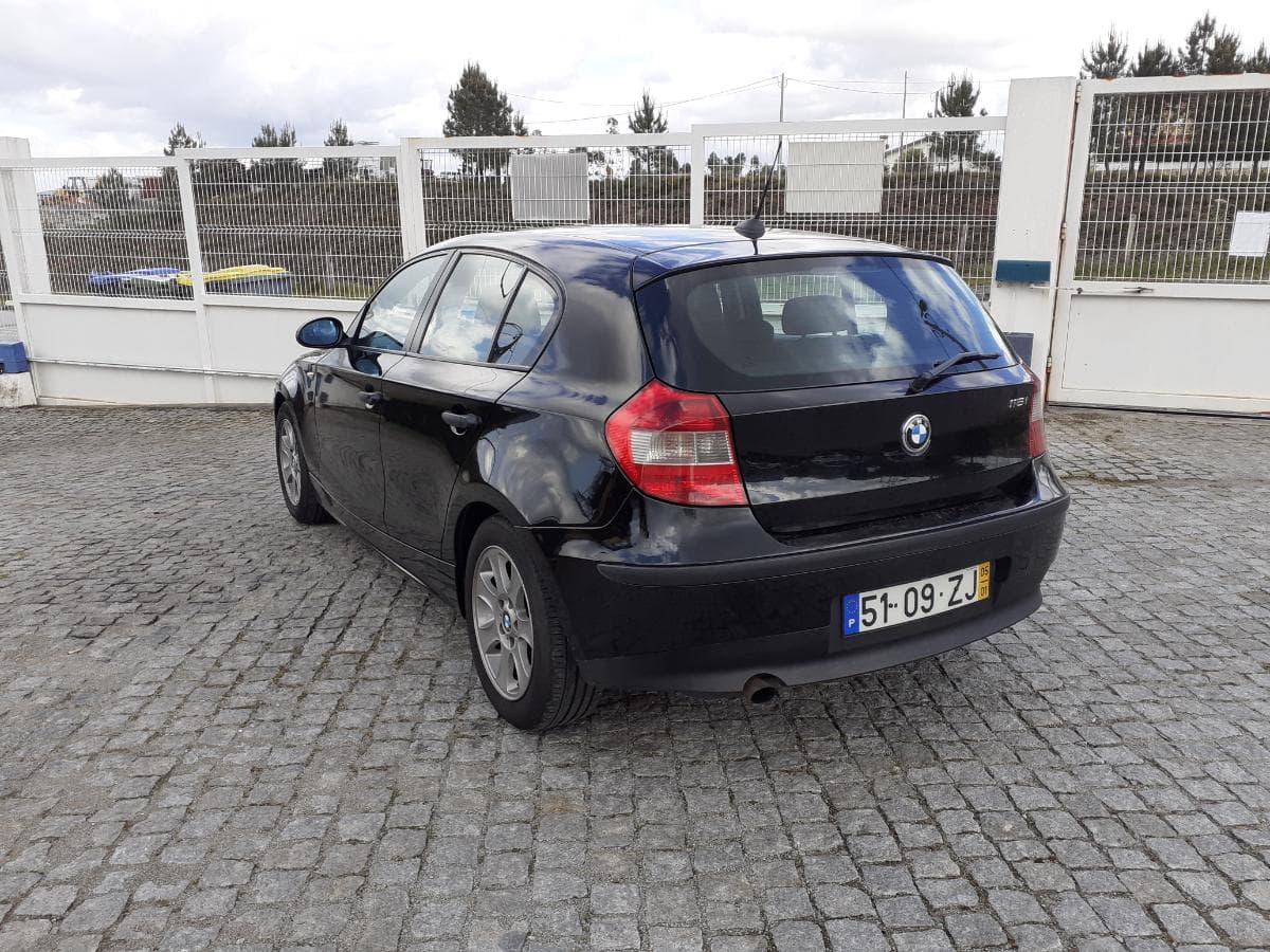 BMW 116 I  · Ano 2005 — imagen 4
