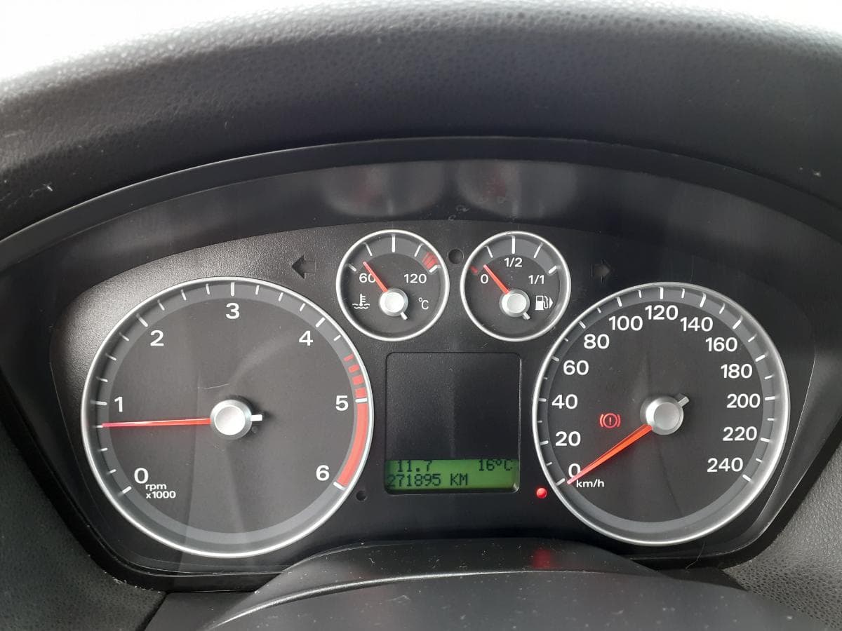 Ford Focus 1.6 TDCI · 2 Lugares · Ano 2005 — imagem 11