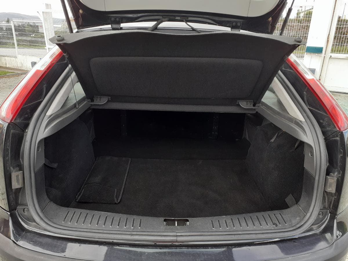 Ford Focus 1.6 TDCI · 2 Lugares · Ano 2005 — imagem 15