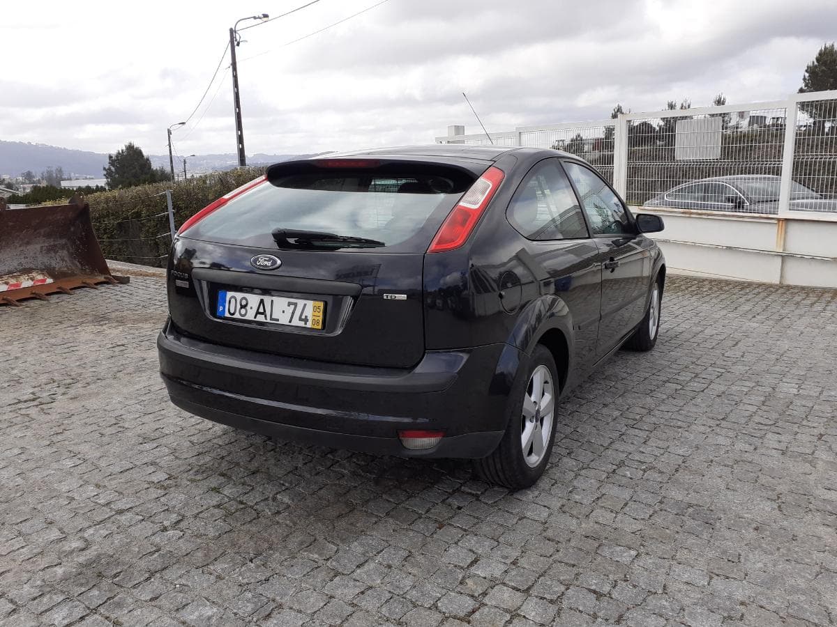Ford Focus 1.6 TDCI · 2 Lugares · Ano 2005 — imagem 4