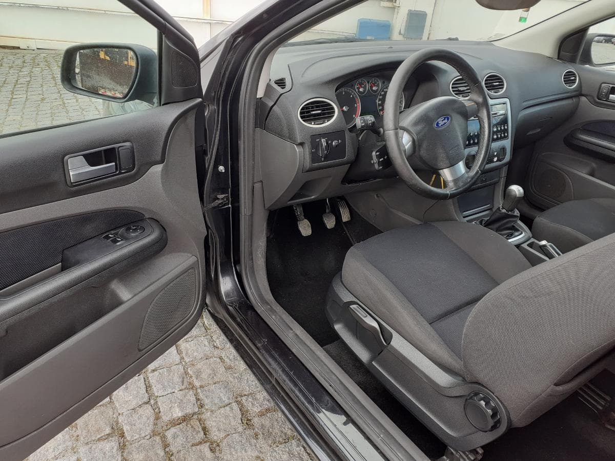 Ford Focus 1.6 TDCI · 2 Lugares · Ano 2005 — imagem 7