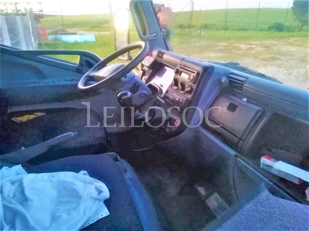 Mitsubishi Canter — image 11