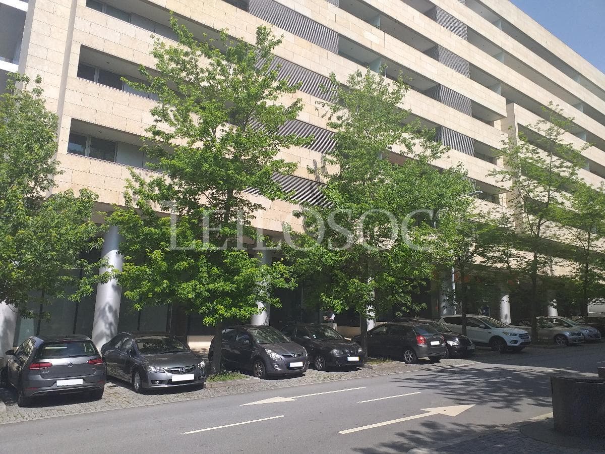 Parking Space · Porto — image 4