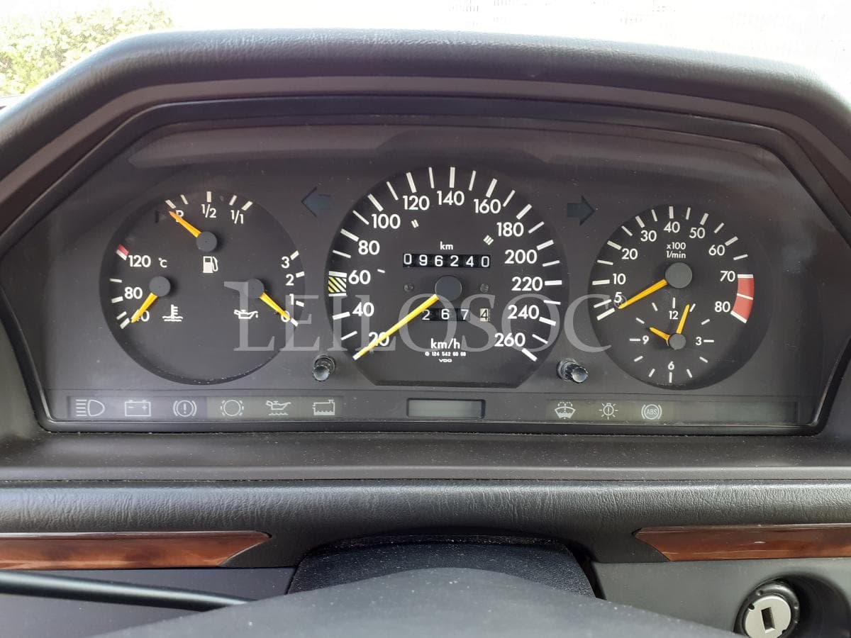Mercedes-Benz 300 E 24 V · Ano 1995 — image 11
