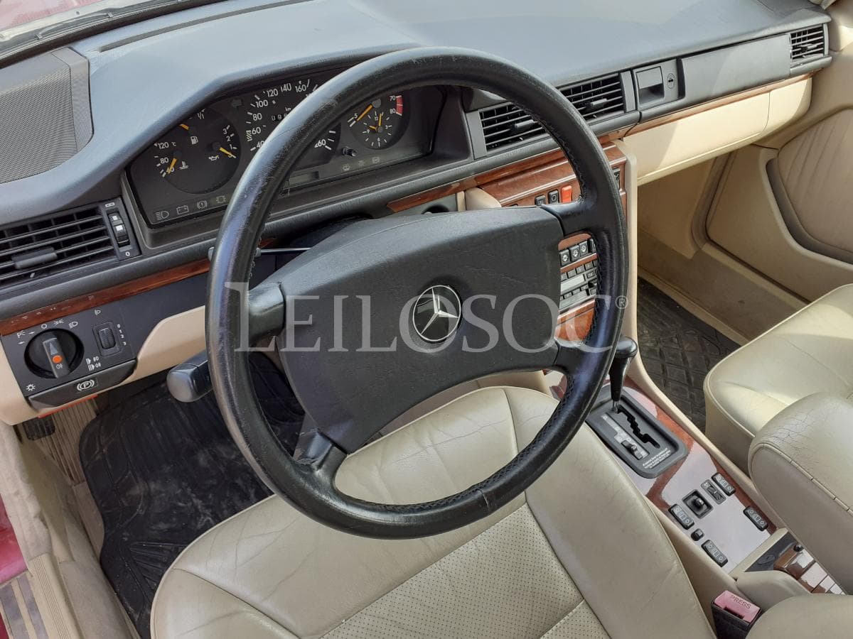 Mercedes-Benz 300 E 24 V · Ano 1995 — image 10