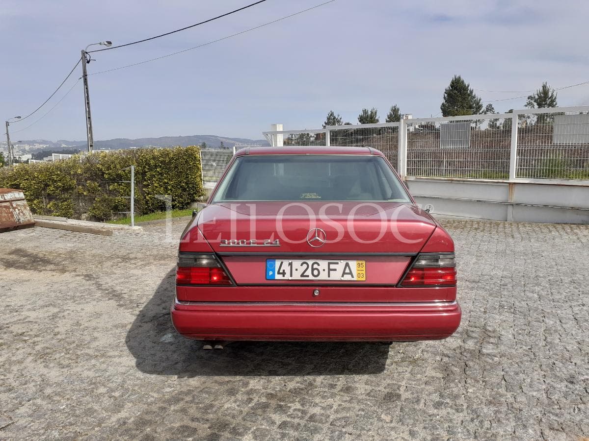 Mercedes-Benz 300 E 24 V · Ano 1995 — image 5