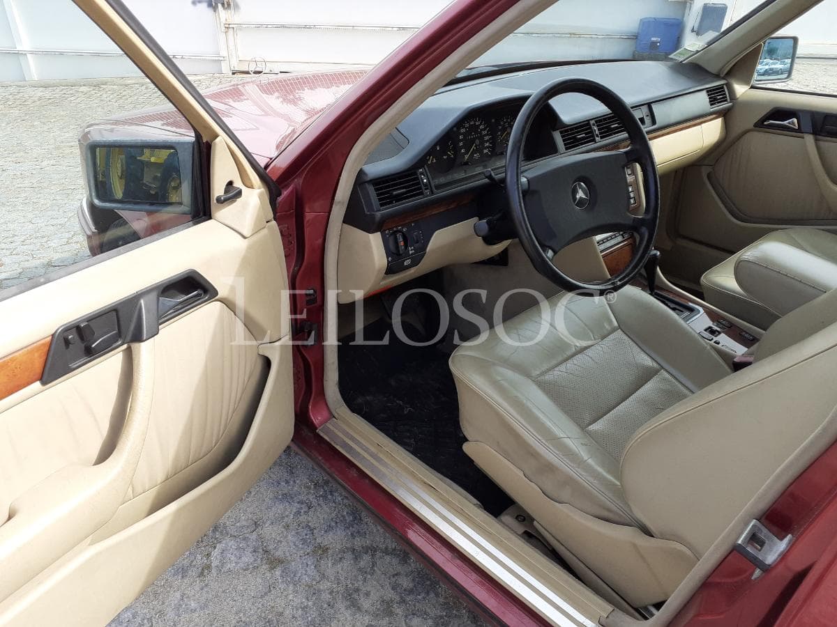 Mercedes-Benz 300 E 24 V · Ano 1995 — image 7