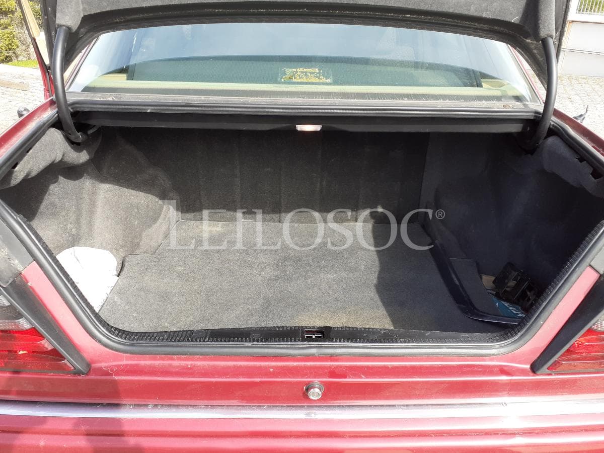 Mercedes-Benz 300 E 24 V · Ano 1995 — image 17