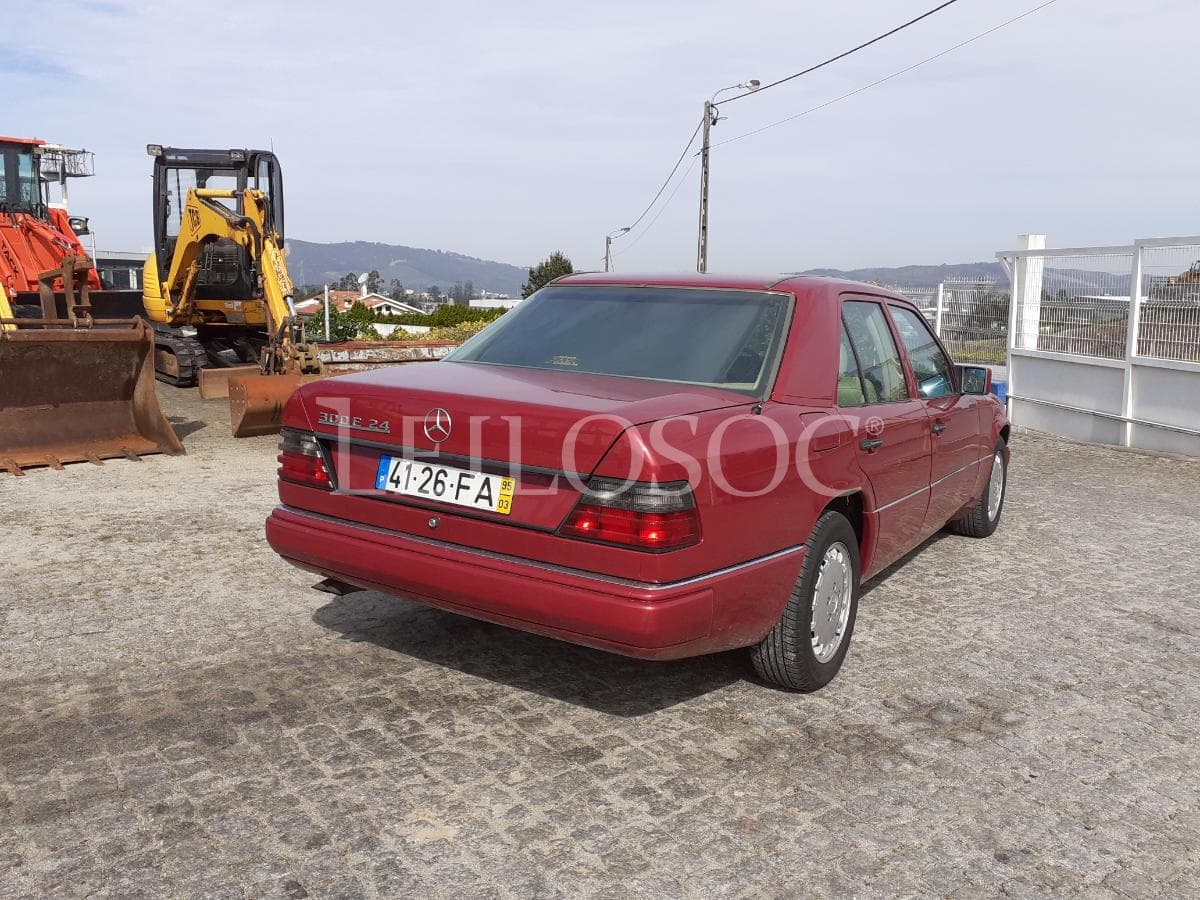 Mercedes-Benz 300 E 24 V · Ano 1995 — image 6