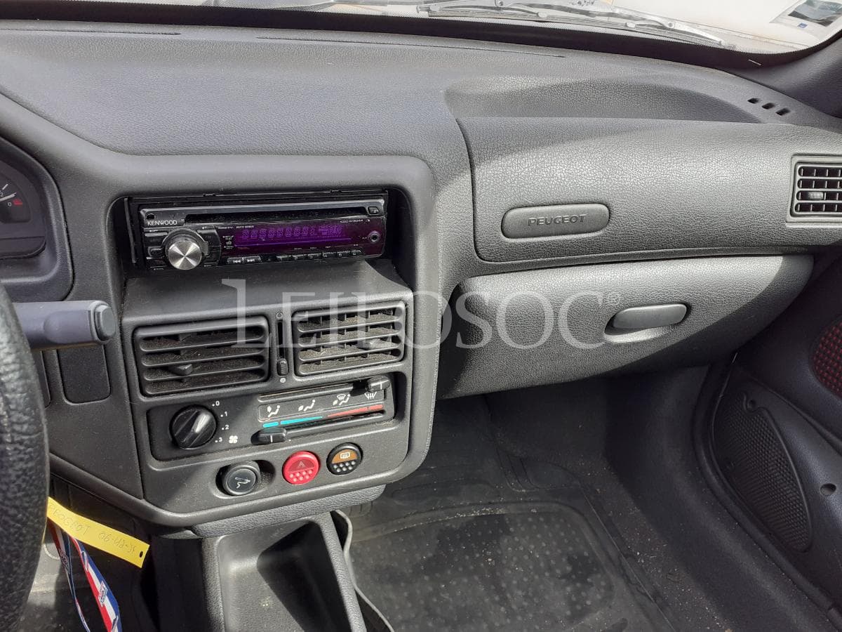 Peugeot 106 · Ano 1997 — imagen 13