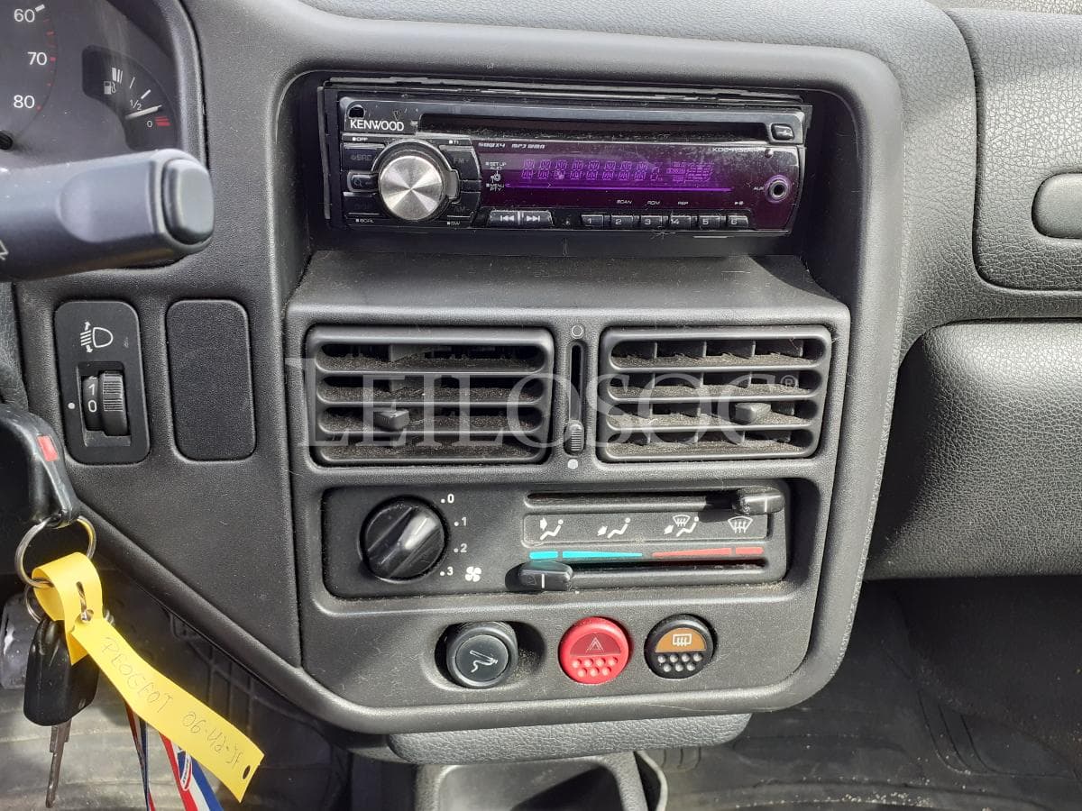 Peugeot 106 · Ano 1997 — imagen 12