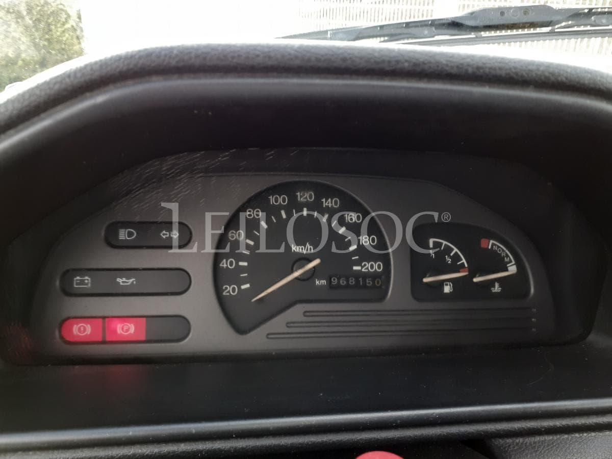 Ford Fiesta 1.8 · Ano 1993 — imagen 11