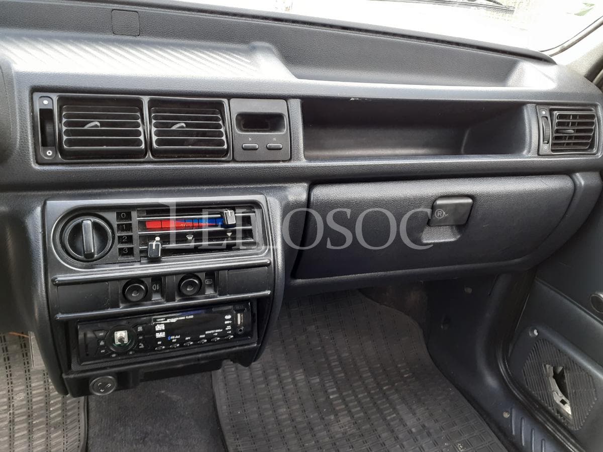 Ford Fiesta 1.8 · Ano 1993 — imagen 12