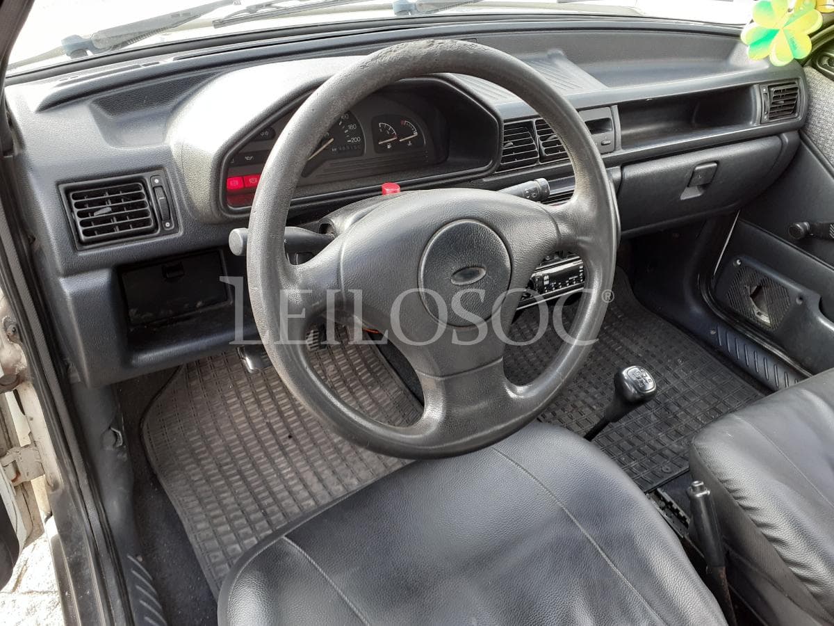 Ford Fiesta 1.8 · Ano 1993 — imagen 10