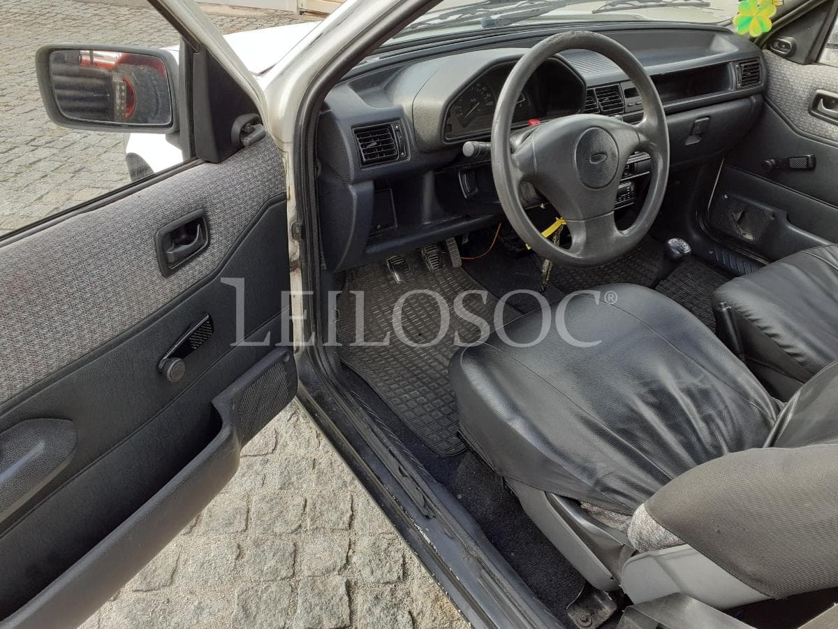 Ford Fiesta 1.8 · Ano 1993 — imagen 7