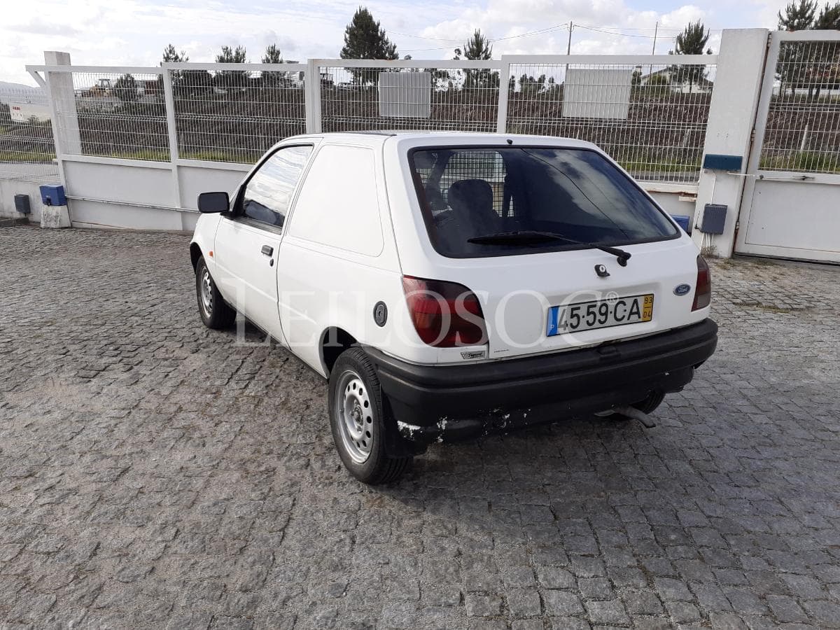 Ford Fiesta 1.8 · Ano 1993 — imagen 6