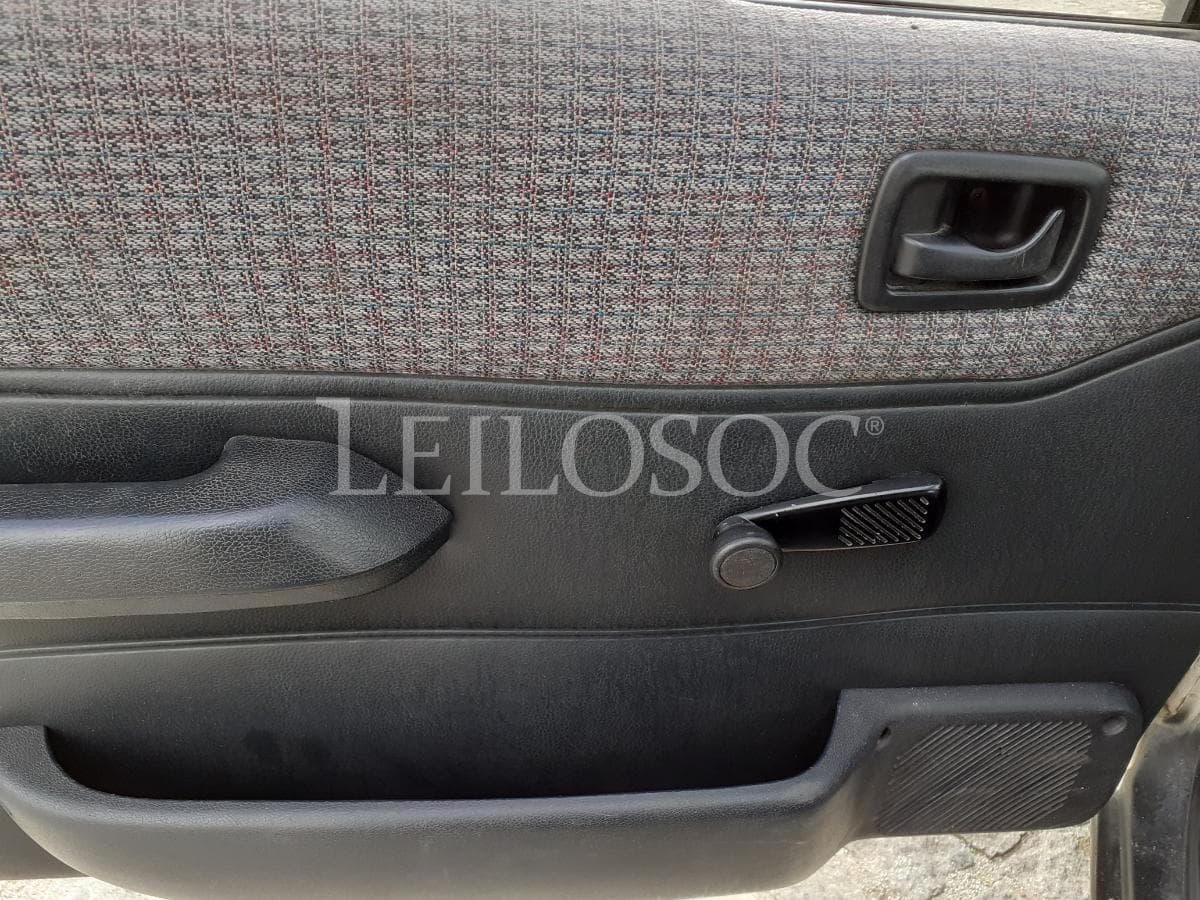 Ford Fiesta 1.8 · Ano 1993 — imagen 9