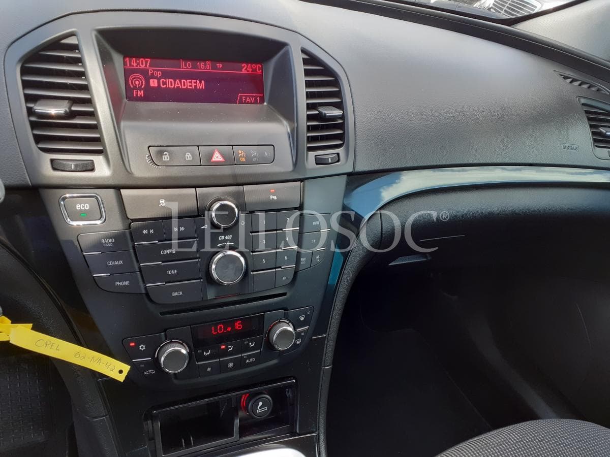 Opel Insígnia 2.0 CDTI · Ano 2012 — image 13