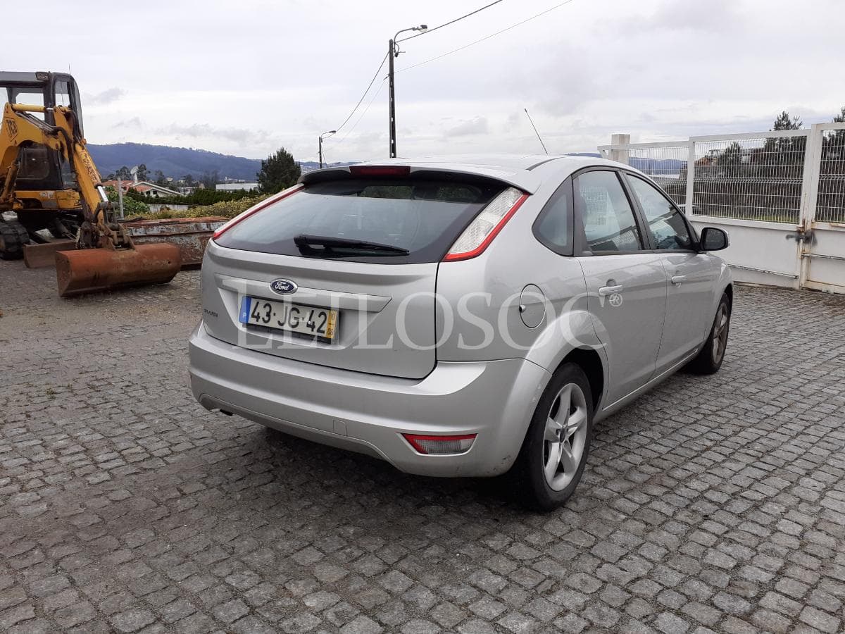 Ford Focus 1.6 TDCI · Ano 2010 — image 4