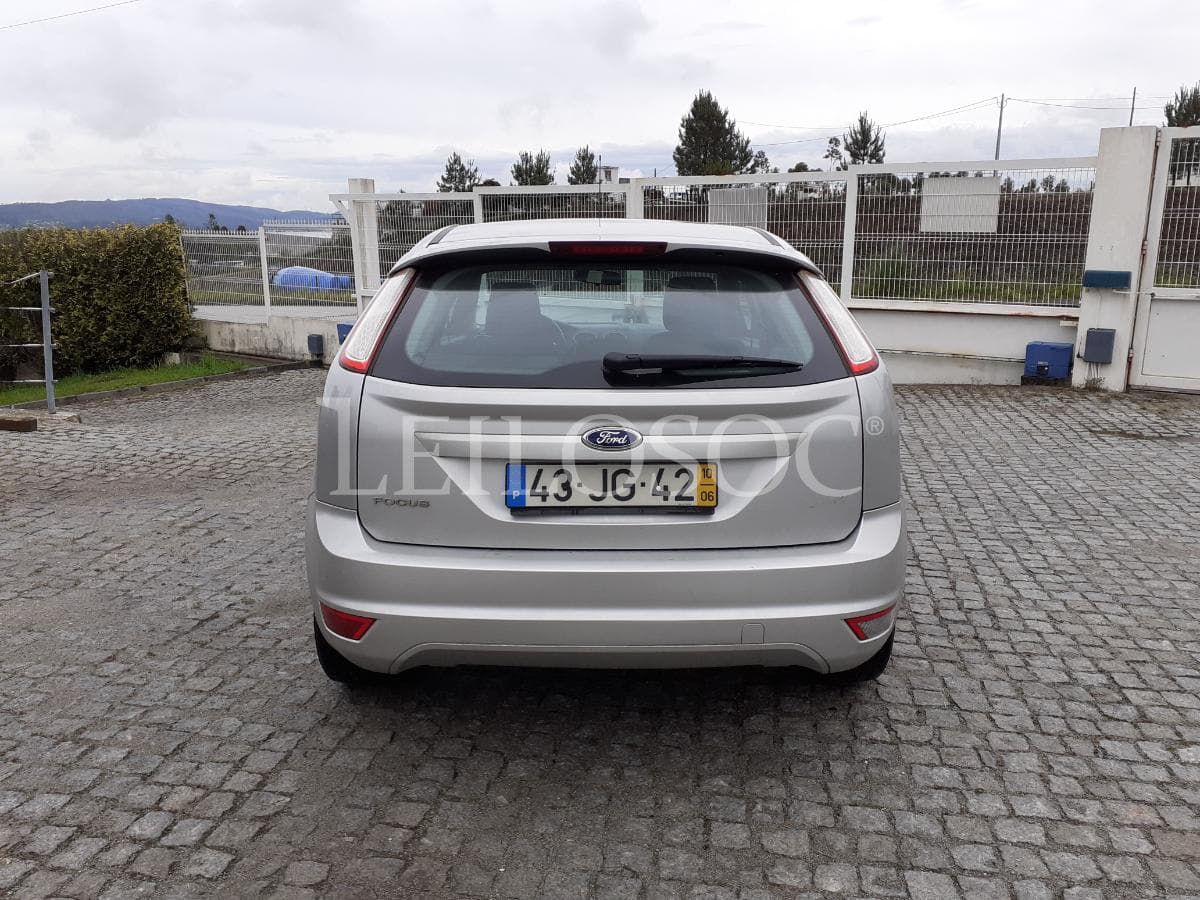Ford Focus 1.6 TDCI · Ano 2010 — image 5