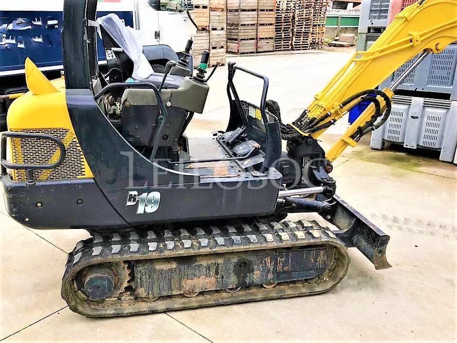 Mini Giratoria Yanmar 1.5 ton
