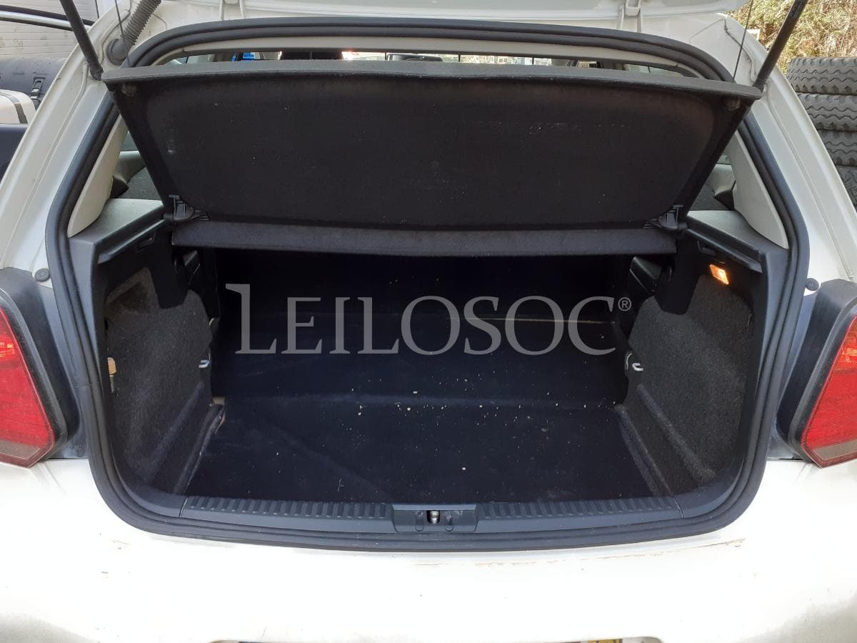 Volkswagen Polo 1.2 TDI · Ano 2013 — image 14