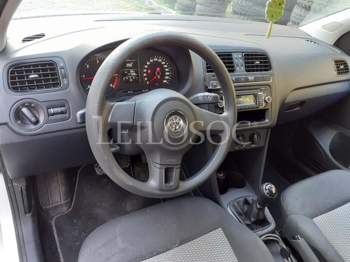 Volkswagen Polo 1.2 TDI · Ano 2013 — image 10