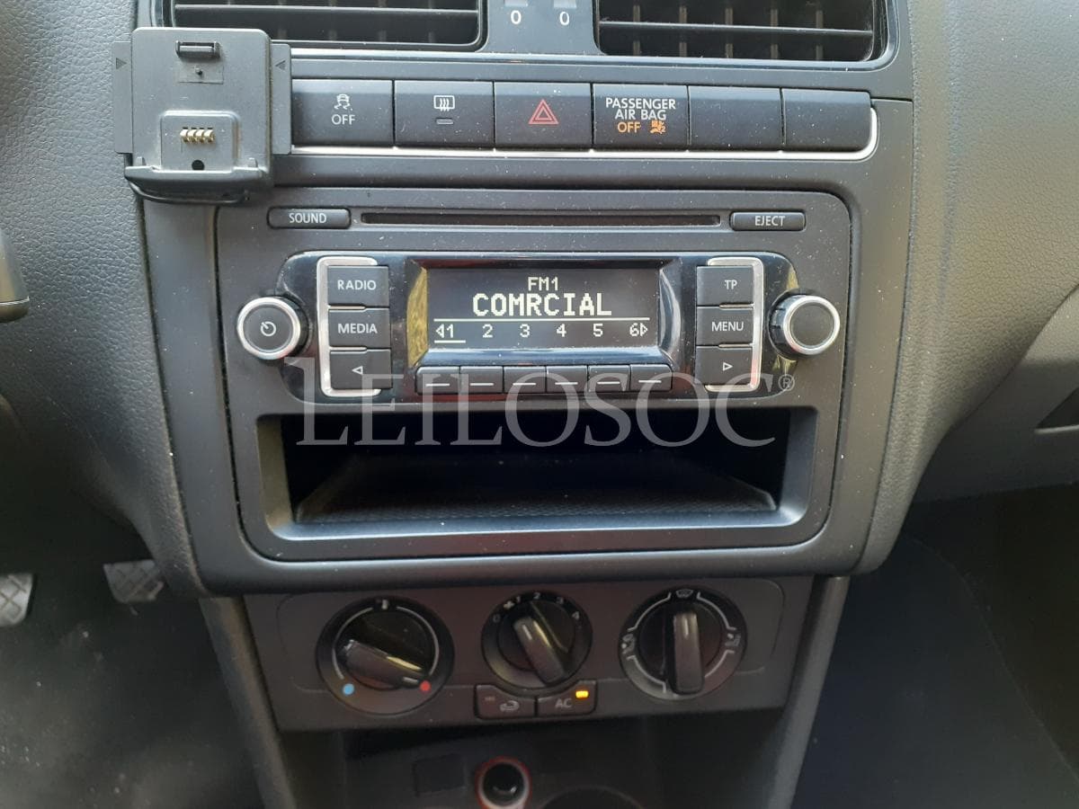 Volkswagen Polo 1.2 TDI · Ano 2013 — image 11