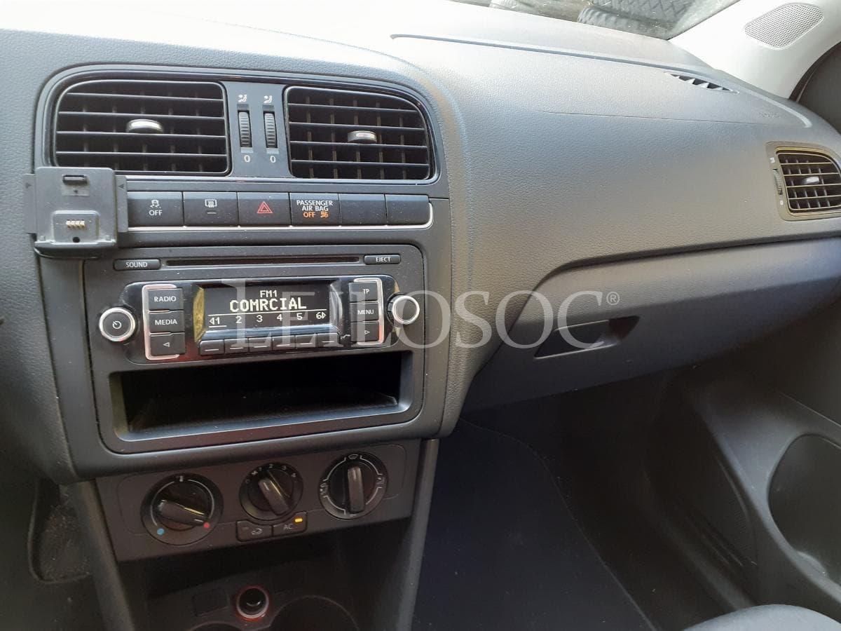Volkswagen Polo 1.2 TDI · Ano 2013 — image 12