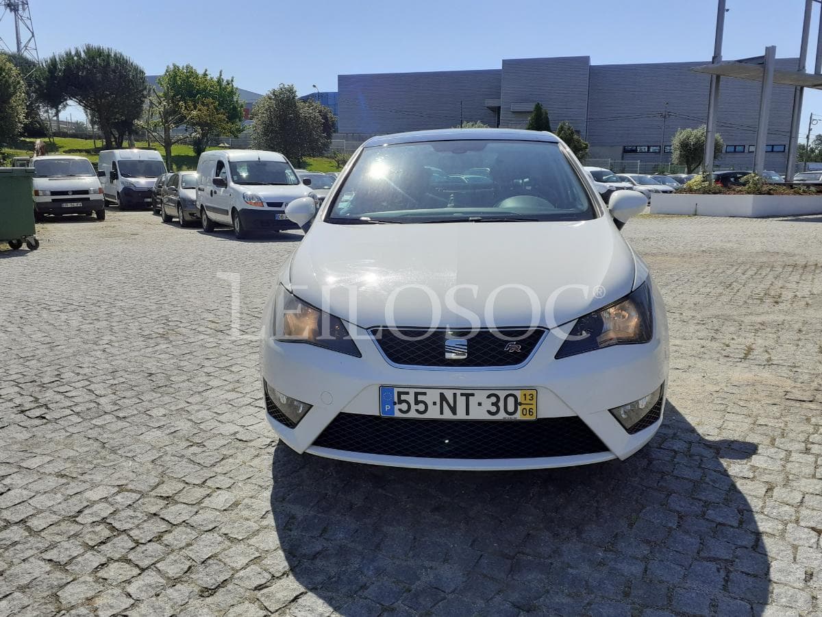 Seat Ibiza FR 1.6 TDI · Ano 2013 — image 2