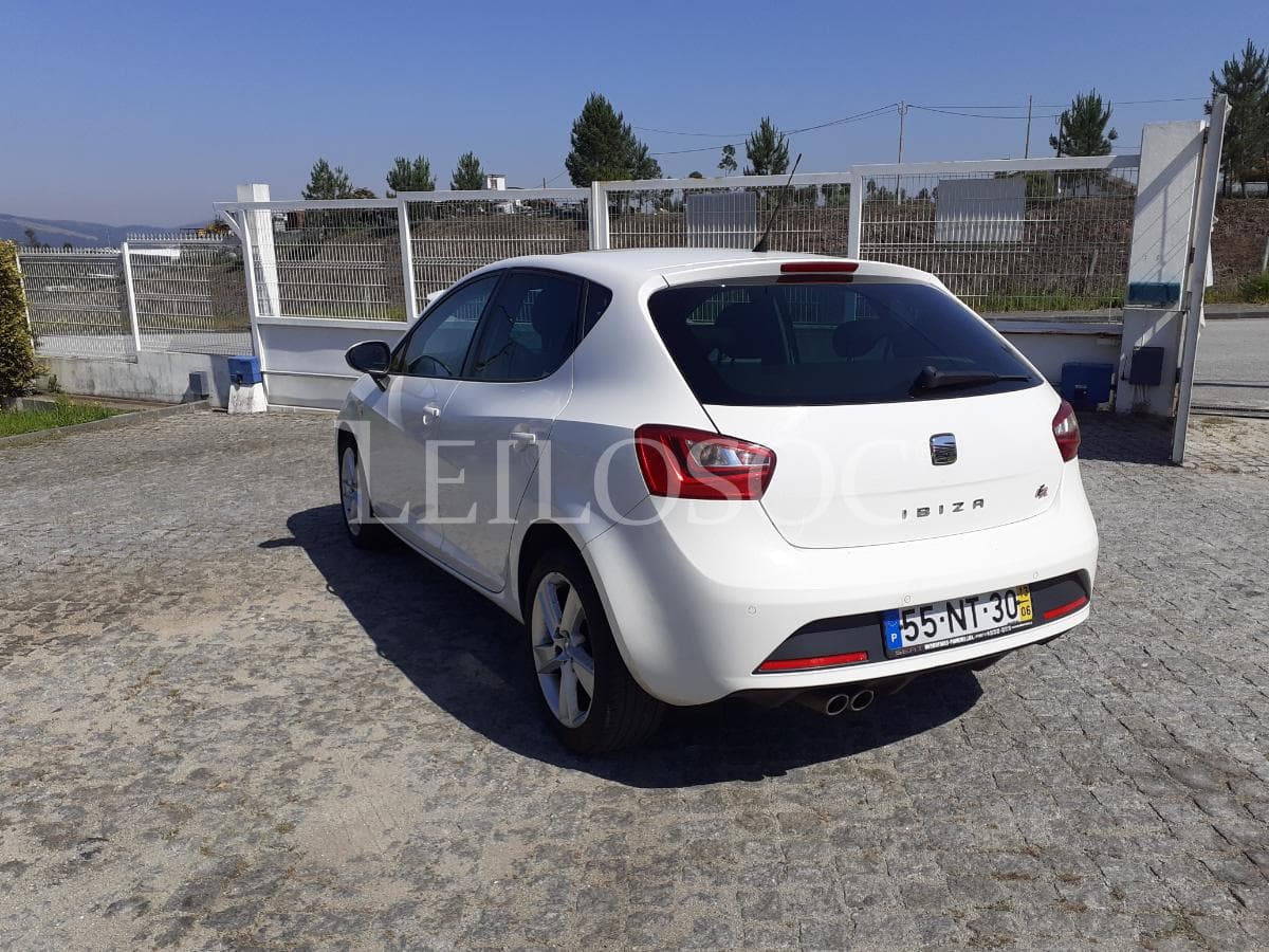 Seat Ibiza FR 1.6 TDI · Ano 2013 — image 4