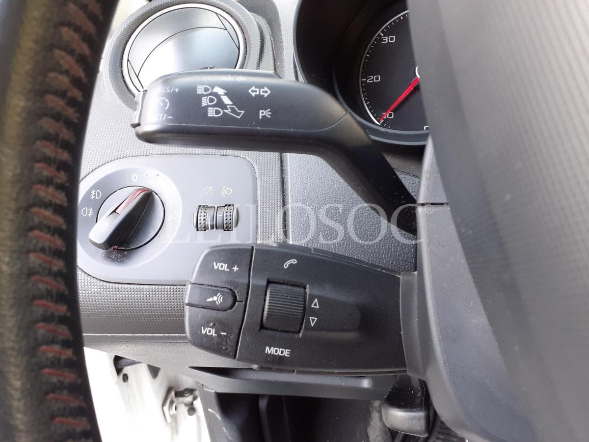 Seat Ibiza FR 1.6 TDI · Ano 2013 — image 13