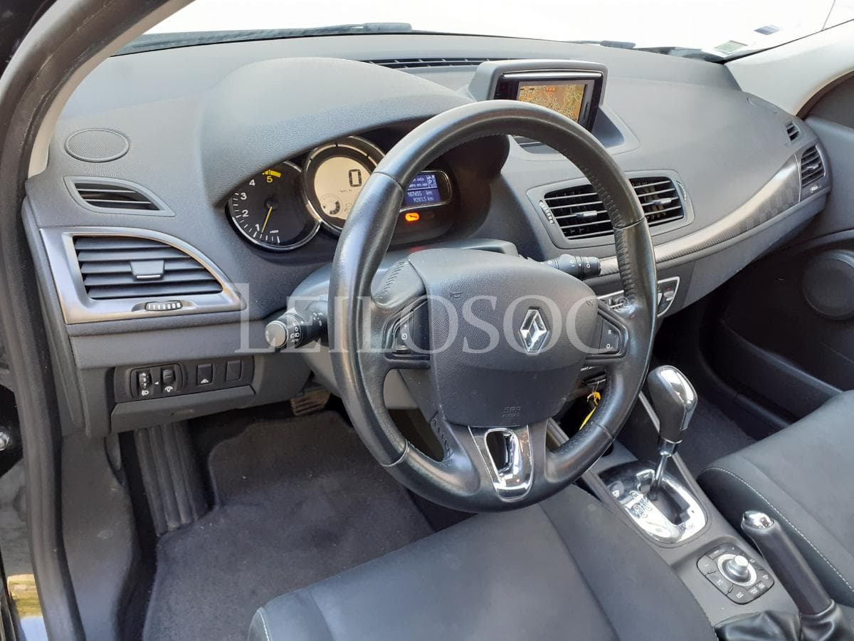 Renault Mégane  · Caixa Automática · Ano 2013 — image 10
