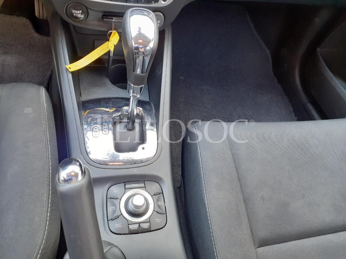 Renault Mégane  · Caixa Automática · Ano 2013 — image 15