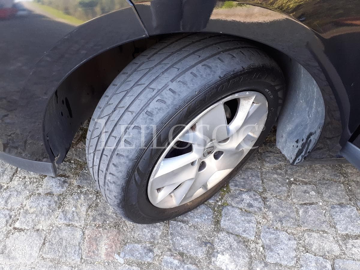 Renault Mégane  · Caixa Automática · Ano 2013 — image 23
