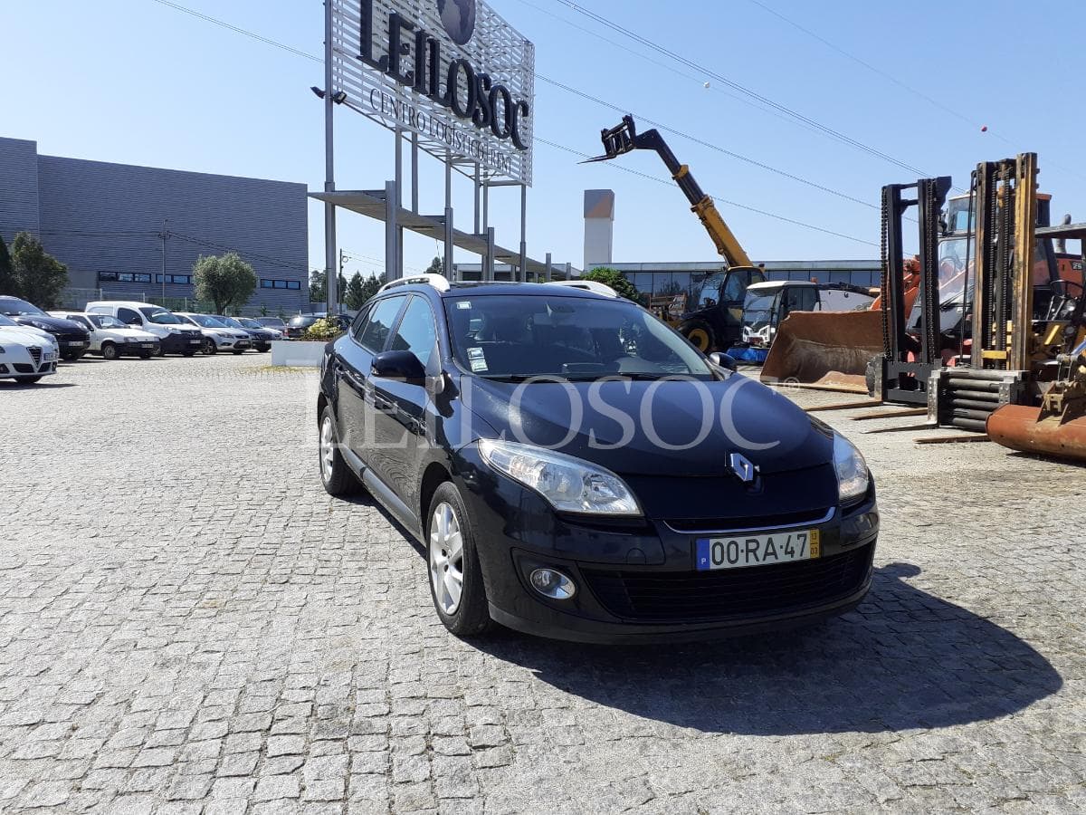 Renault Mégane  · Caixa Automática · Ano 2013 — image 1