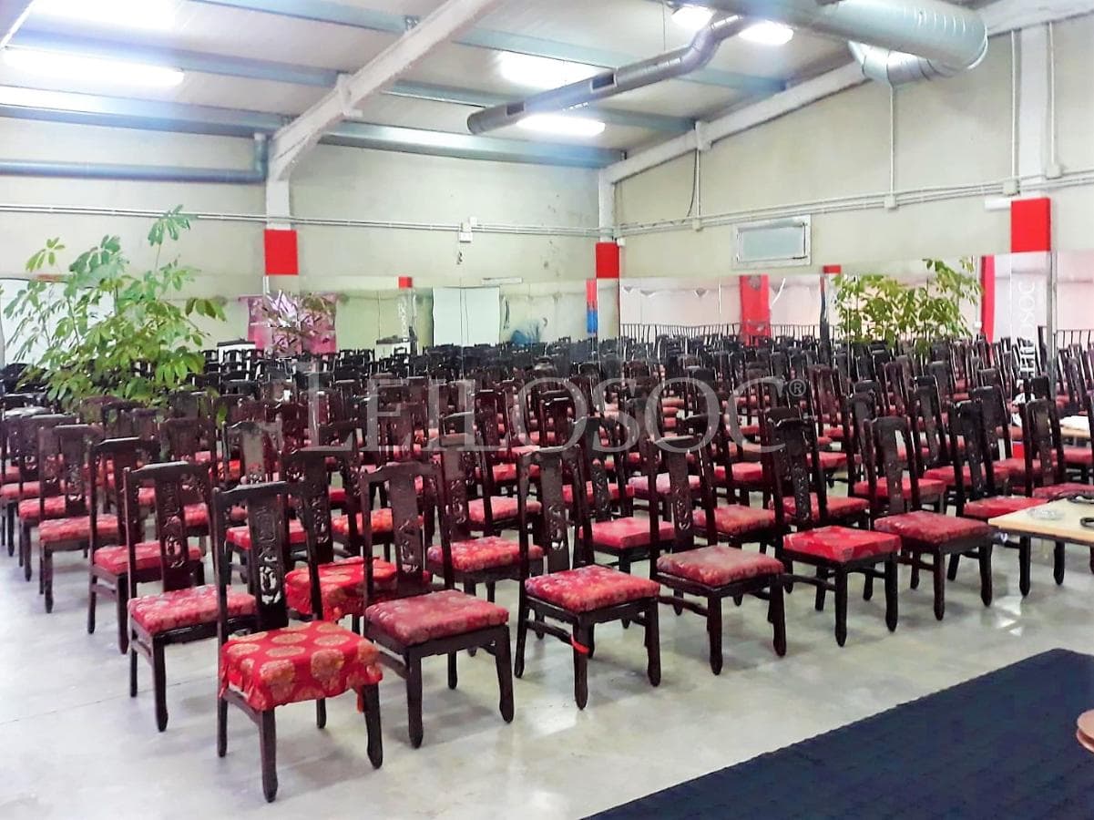 Lote 50 sillas de madera — image 2