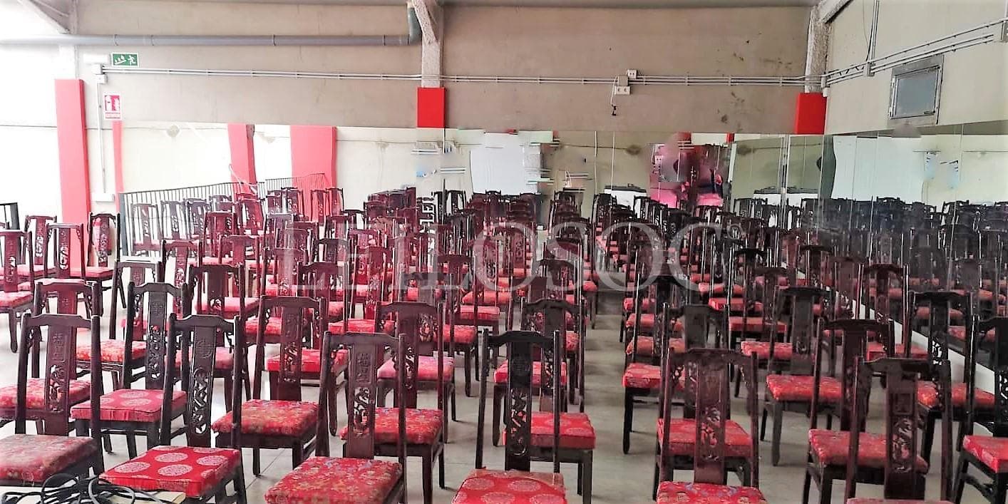 Lote 50 sillas de madera