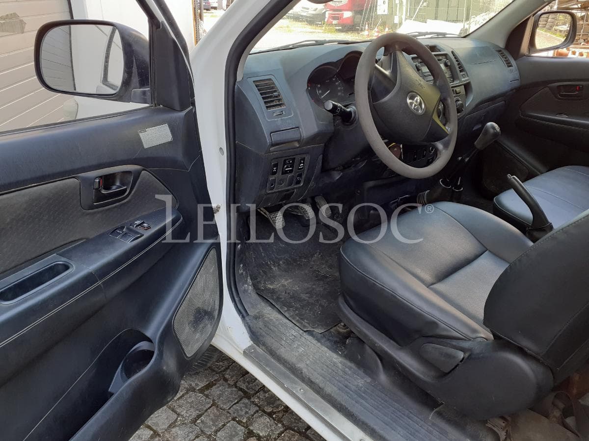 Toyota Hilux D4D 4x4 · Ano 2014 — image 7