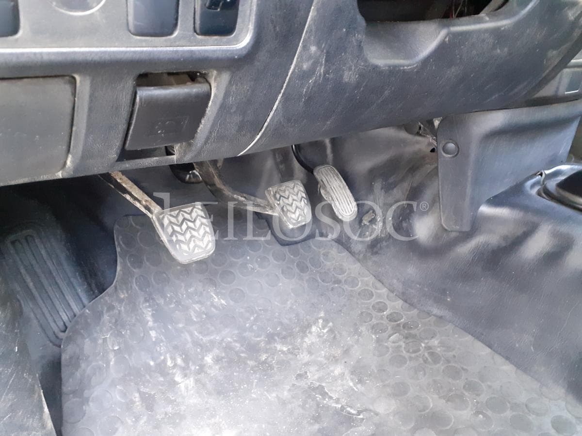Toyota Hilux D4D 4x4 · Ano 2014 — image 8