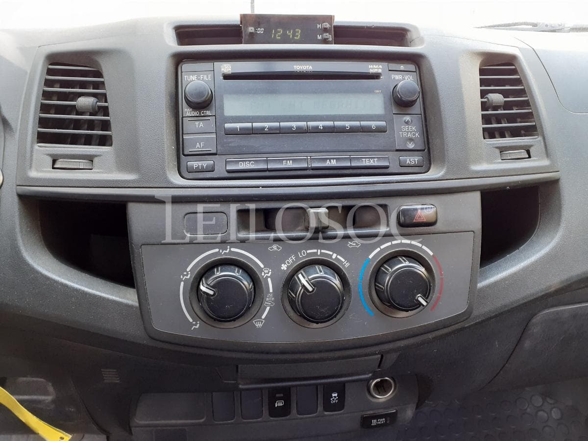 Toyota Hilux D4D 4x4 · Ano 2014 — image 13