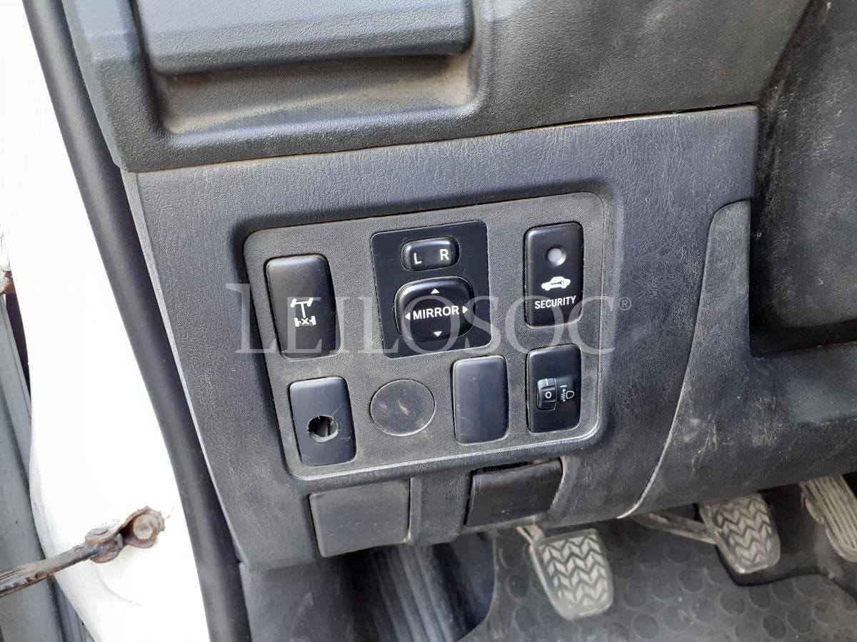 Toyota Hilux D4D 4x4 · Ano 2014 — image 14
