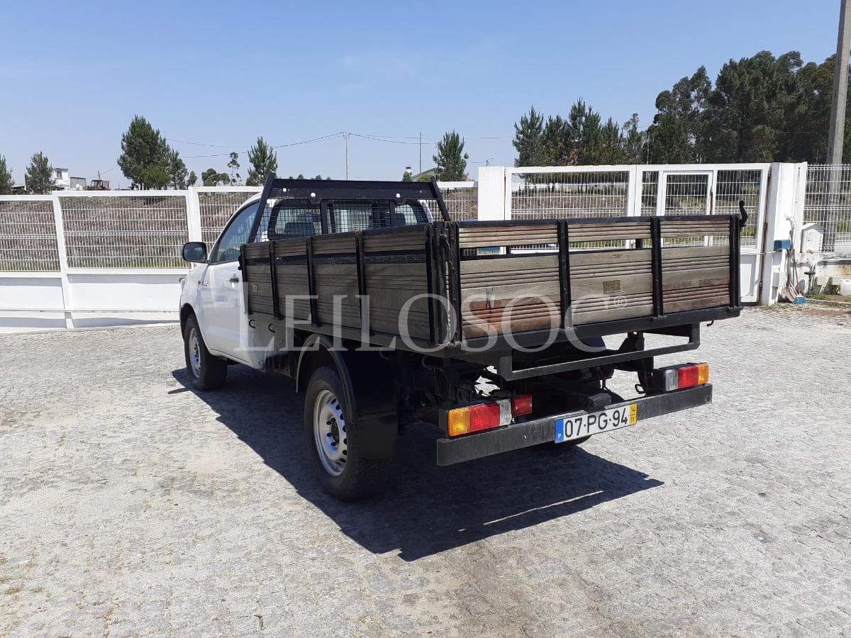 Toyota Hilux D4D 4x4 · Ano 2014 — image 4